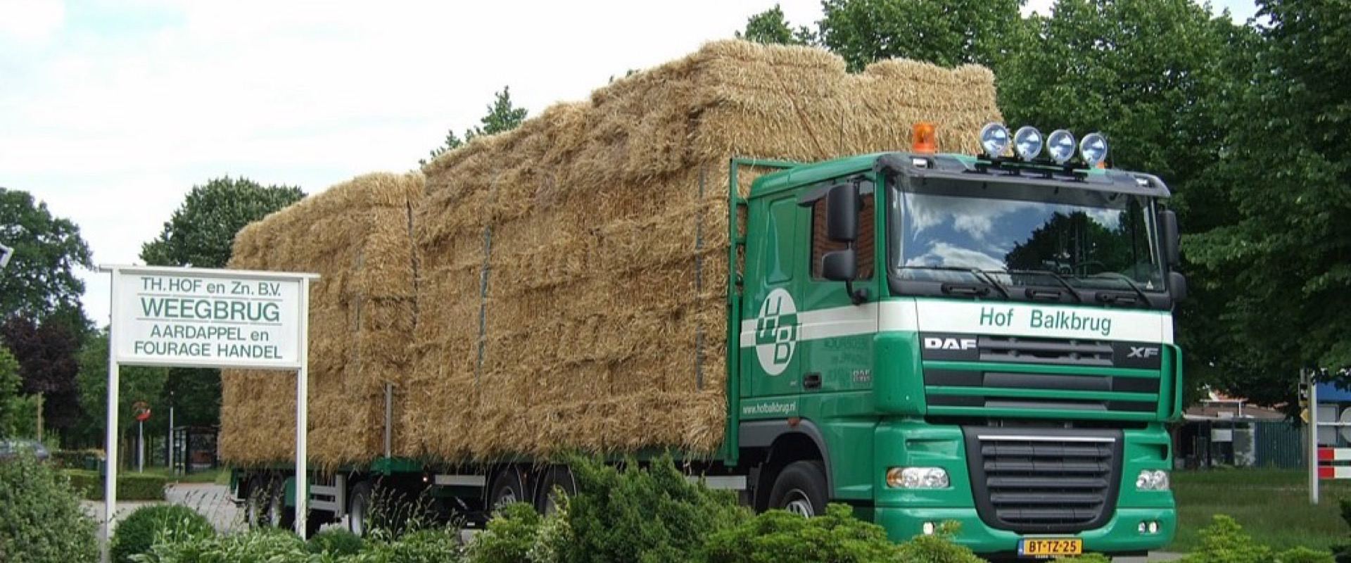 Vrachtwagen van Hof Balkbrug onderweg voor gekoeld agrarisch transport